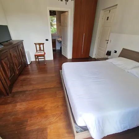 Moonlake Guest house Travedona