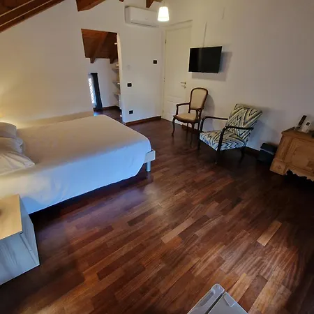 Moonlake Guest house Travedona